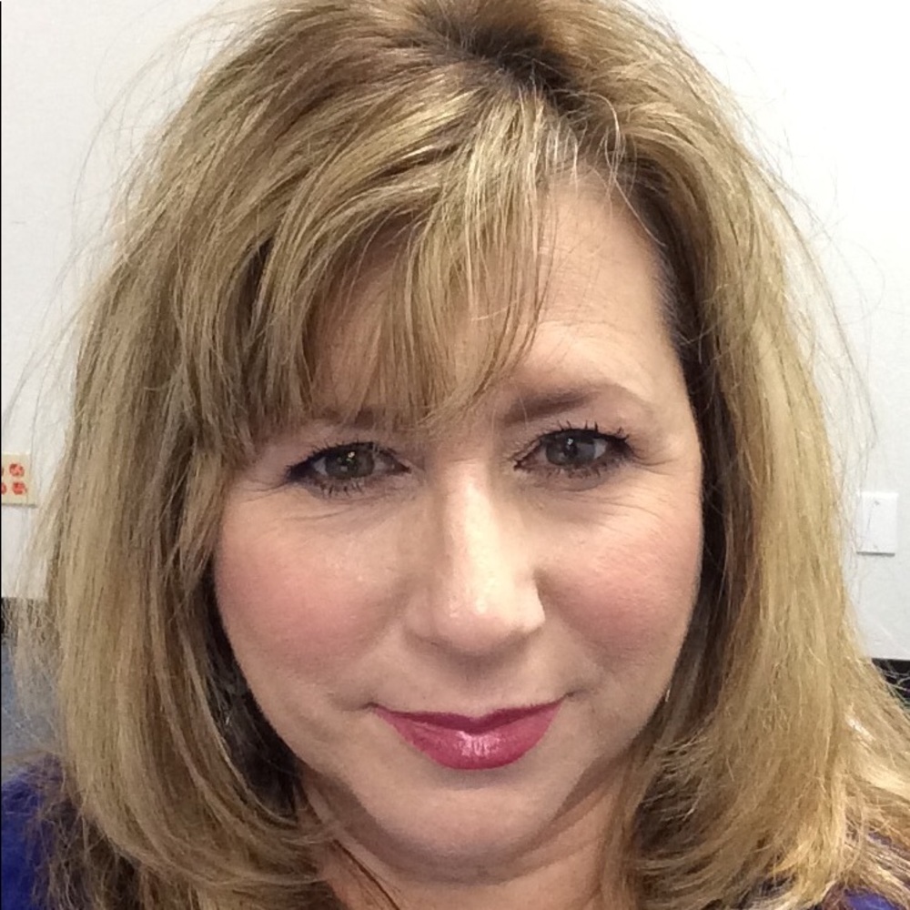 Meet your Posher, Dedebbie